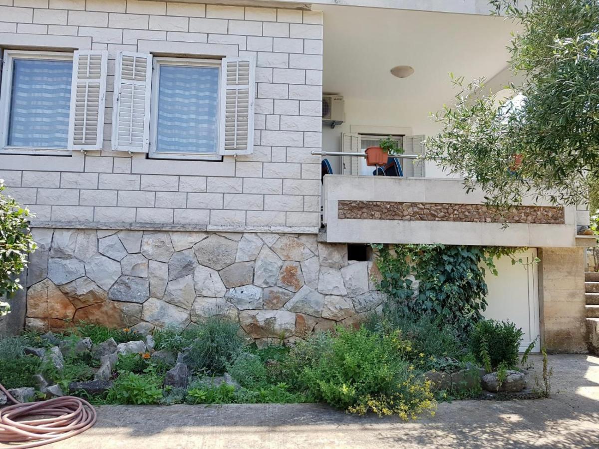 Apartmani Luka Zrnovo Exterior foto